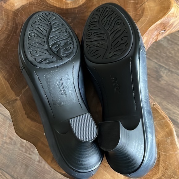 Earth Daytripper Ankle Bootie 8 - Picture 8 of 12